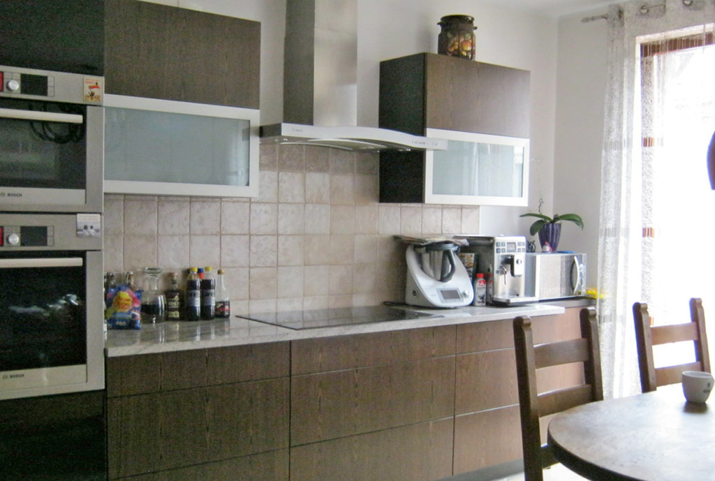zdjęcie przedstawia aneks kuchenny w mieszkaniu do sprzedaży we Wrocławiu - Fabryczna