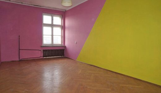 zdjęcie przedstawia duży pokój w mieszkaniu do sprzedaży we Wrocławiu