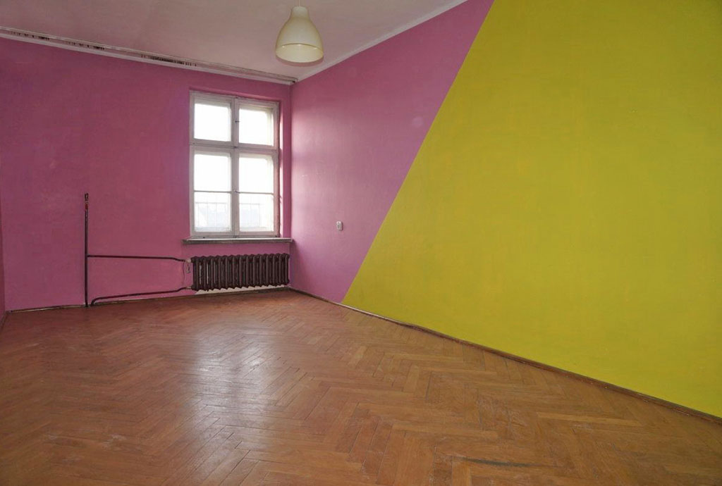 zdjęcie przedstawia duży pokój w mieszkaniu do sprzedaży we Wrocławiu