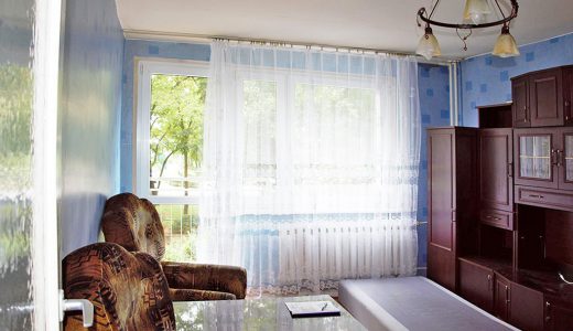 zdjęcie przedstawia salon w mieszkaniu do sprzedaży we Wrocławiu