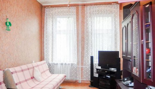 zdjęcie przedstawia salon w mieszkaniu na sprzedaż we Wrocławiu