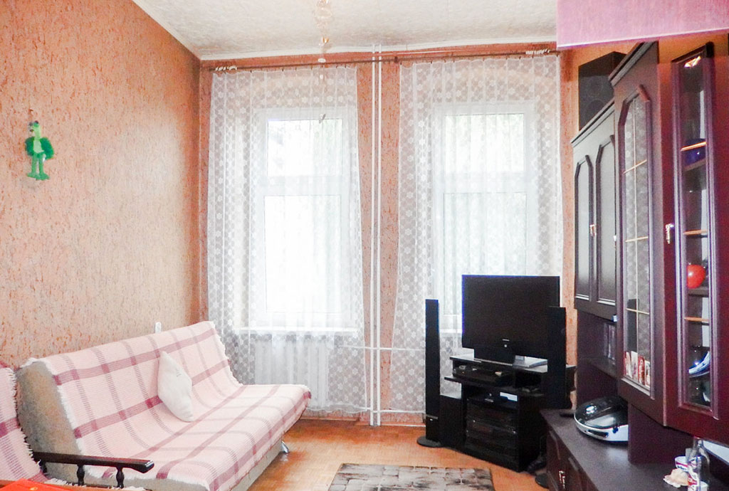 zdjęcie przedstawia salon w mieszkaniu na sprzedaż we Wrocławiu