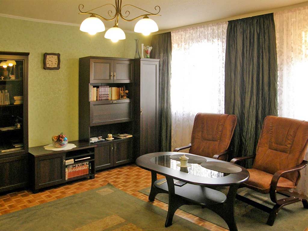 zdjęcie prezentuje salon w mieszkaniu do sprzedaży we Wrocławiu, na Psim Polu