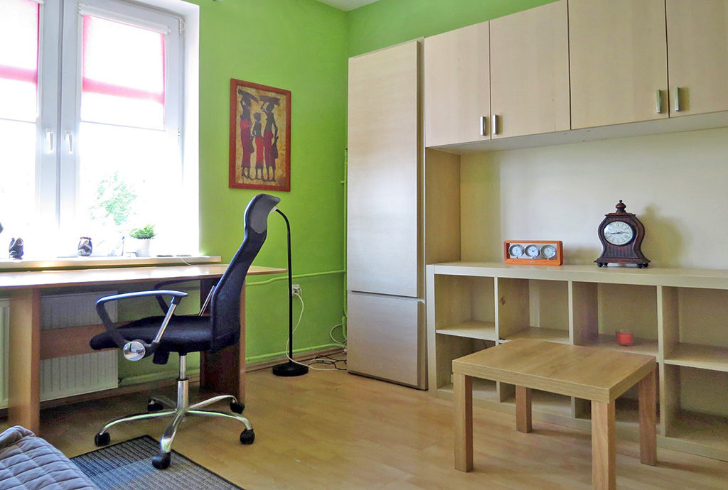 komfortowy salon w mieszkaniu do sprzedaży we Wrocławiu na Krzykach