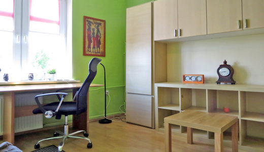 komfortowy salon w mieszkaniu do sprzedaży we Wrocławiu na Krzykach