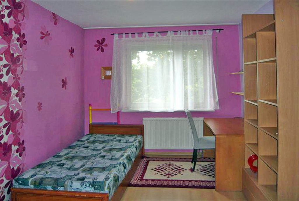 fragment sypialni w mieszkaniu we Wrocławiu na wynajem