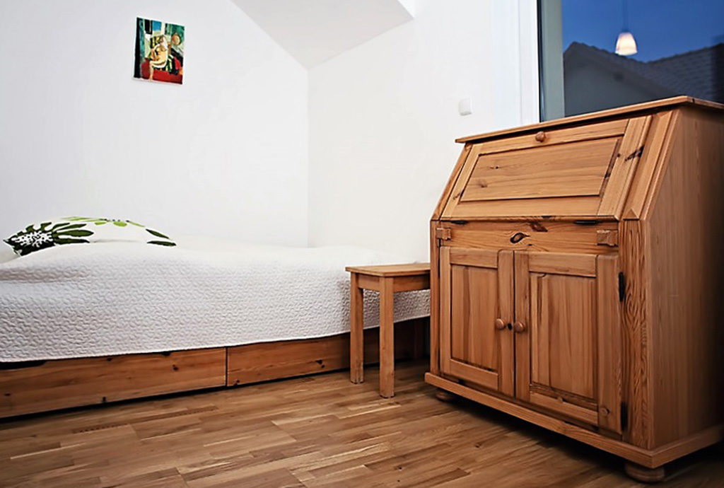 cicha, prywatna sypialnia w mieszkaniu do sprzedaży we Wrocławiu (okolice)