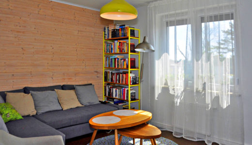 komfortowy salon w mieszkaniu na sprzedaż we Wrocławiu (okolice)