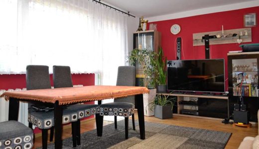 komfortowy salon w mieszkaniu do sprzedaży we Wrocławiu (okolice)