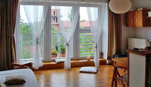 komfortowy salon w mieszkaniu Wrocław Fabryczna na sprzedaż