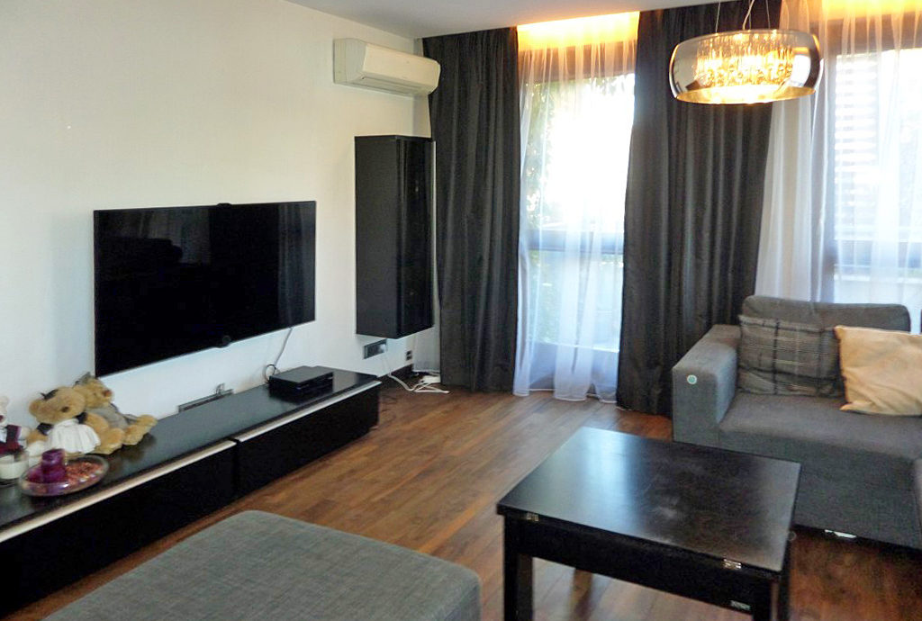 elegancki, komfortowy salon w mieszkaniu do wynajmu we Wrocławiu na Krzykach