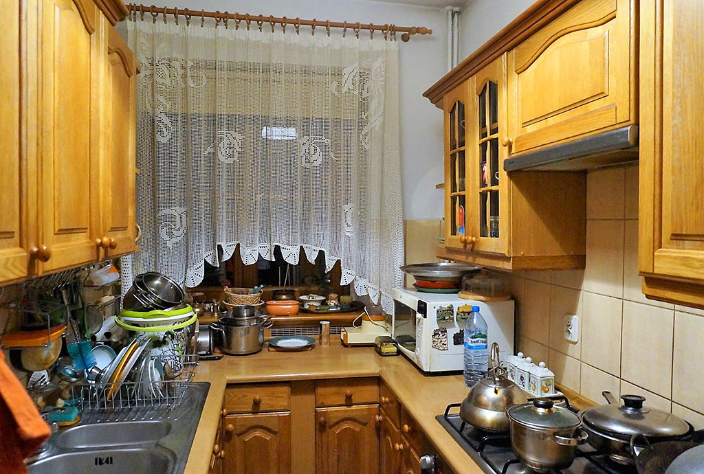 zdjęcie prezentuje fragment stylowej kuchni w mieszkaniu do wynajęcia Wrocław