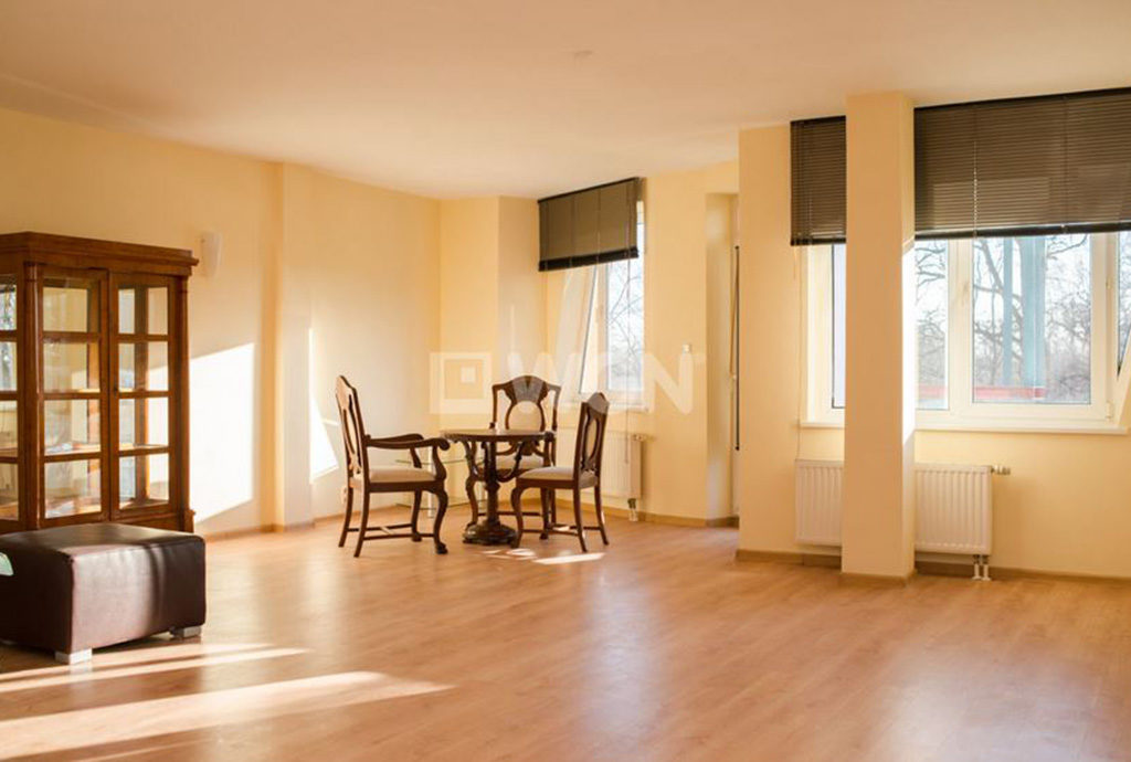 salon w stylu klasycznym w mieszkaniu do wynajęcia Wrocław Śródmieście