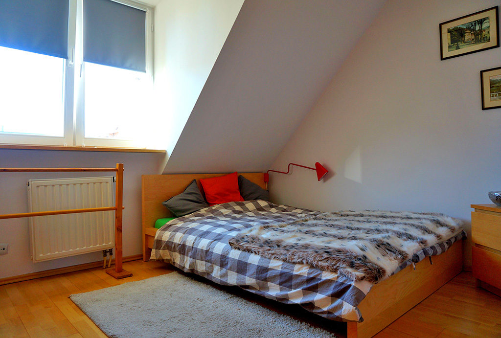 ekskluzywna i elegancka sypialnia w mieszkaniu na sprzedaż Wrocław Fabryczna