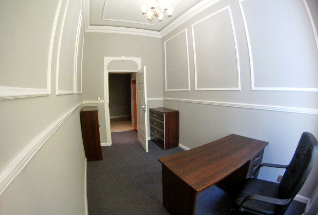 widok na gabinet w mieszkaniu na sprzedaż Wrocław Stare Miasto 