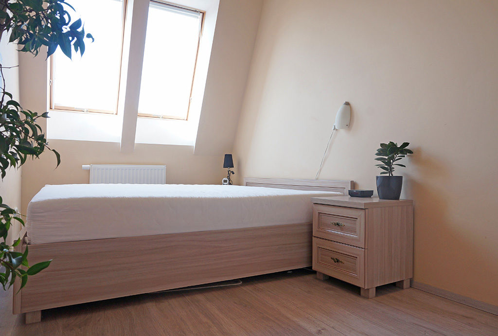 zaciszna, prywatna sypialnia w mieszkaniu do sprzedaży Wrocław Fabryczna