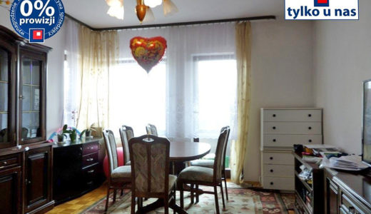 urządzony w stylu klasycznym salon w mieszkaniu na sprzedaż Wrocław Krzyki