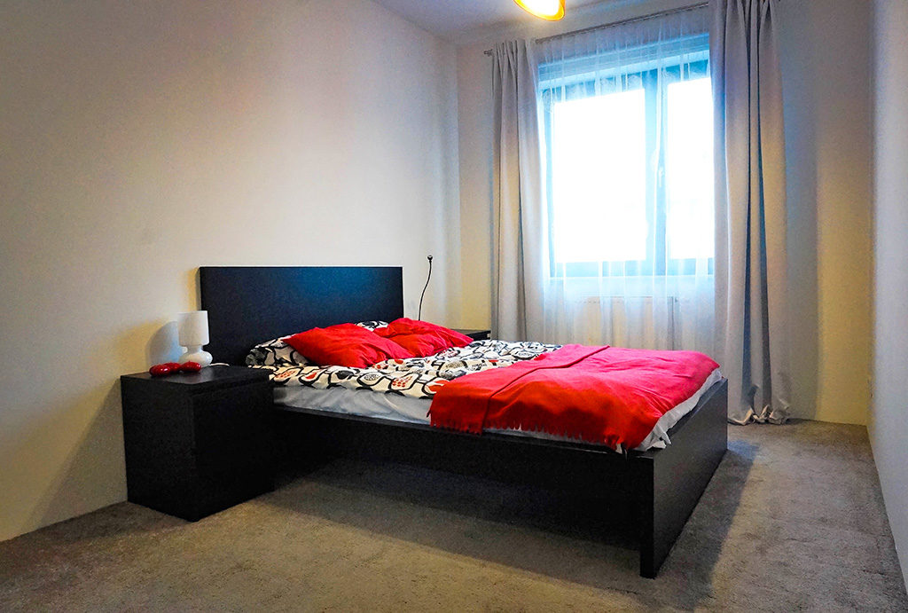 widok na sypialnię w mieszkaniu do sprzedaży Wrocław Krzyki