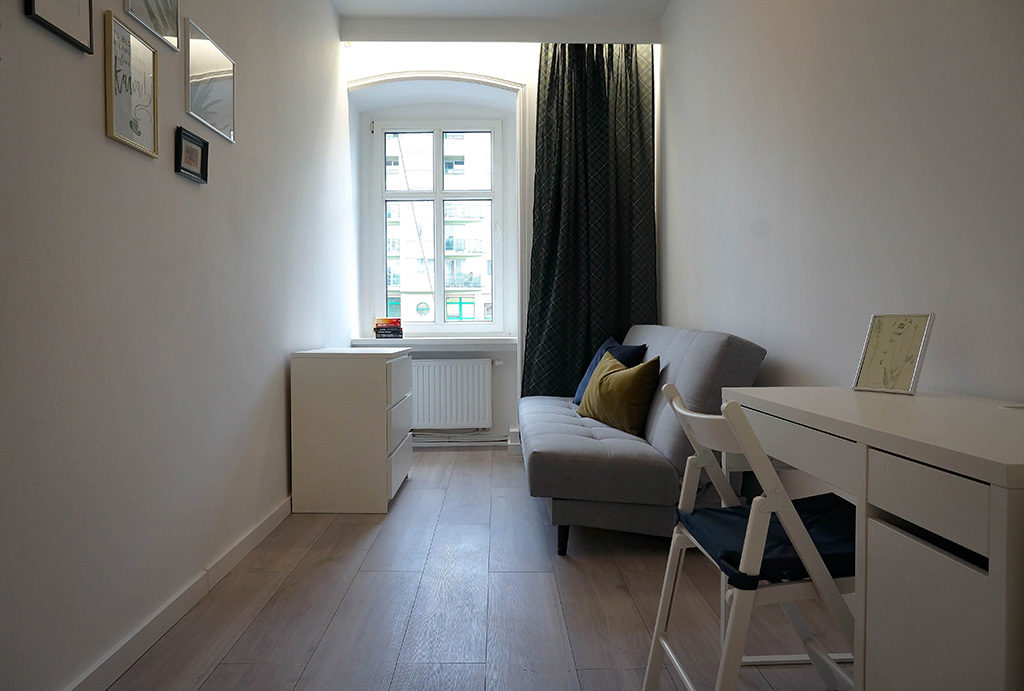 na zdjęciu zaciszna, prywatna sypialnia w mieszkaniu do sprzedaży Wrocław Krzyki