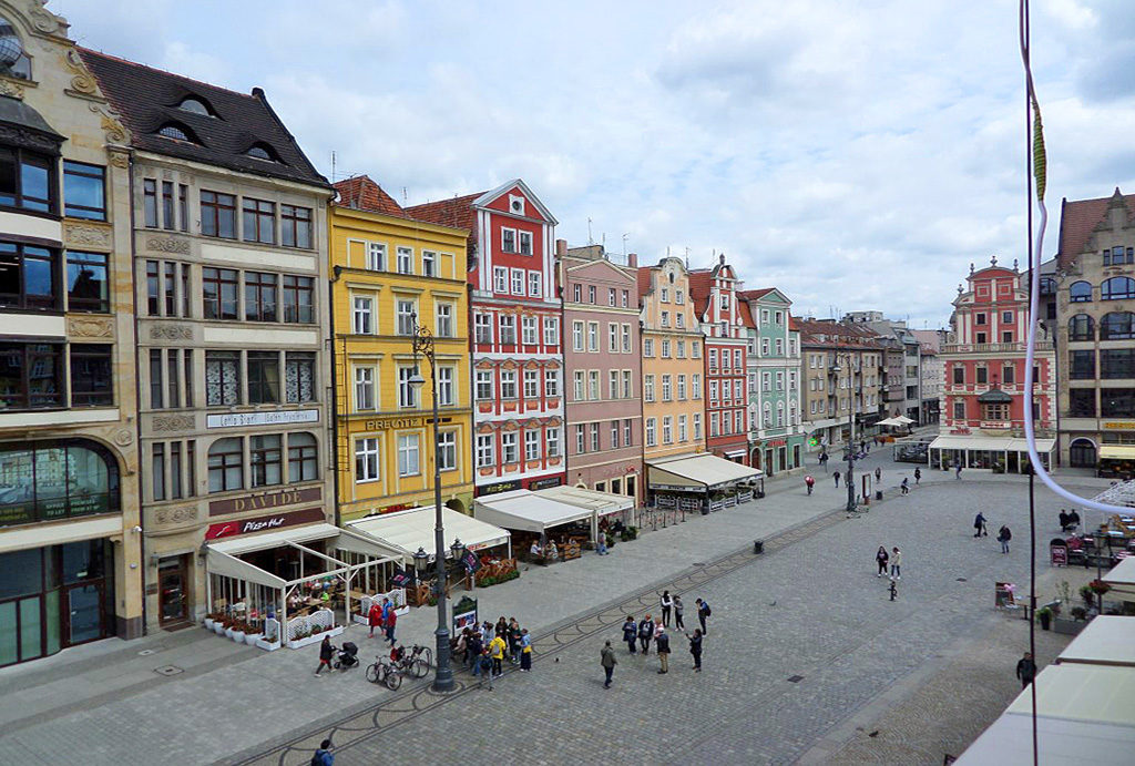 prestiżowa lokalizacja i imponujący widok z okna na Rynek w mieszkaniu na wynajem Wrocław Stare Miasto