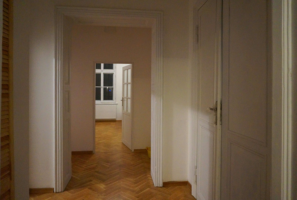  zdjęcie prezentuje przedpokój w mieszkaniu do wynajmu Wrocław Stare Miasto