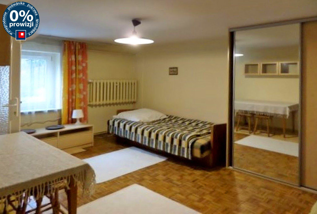 zdjęcie prezentuje komfortowy salon w mieszkaniu do wynajęcia Wrocław Śródmieście