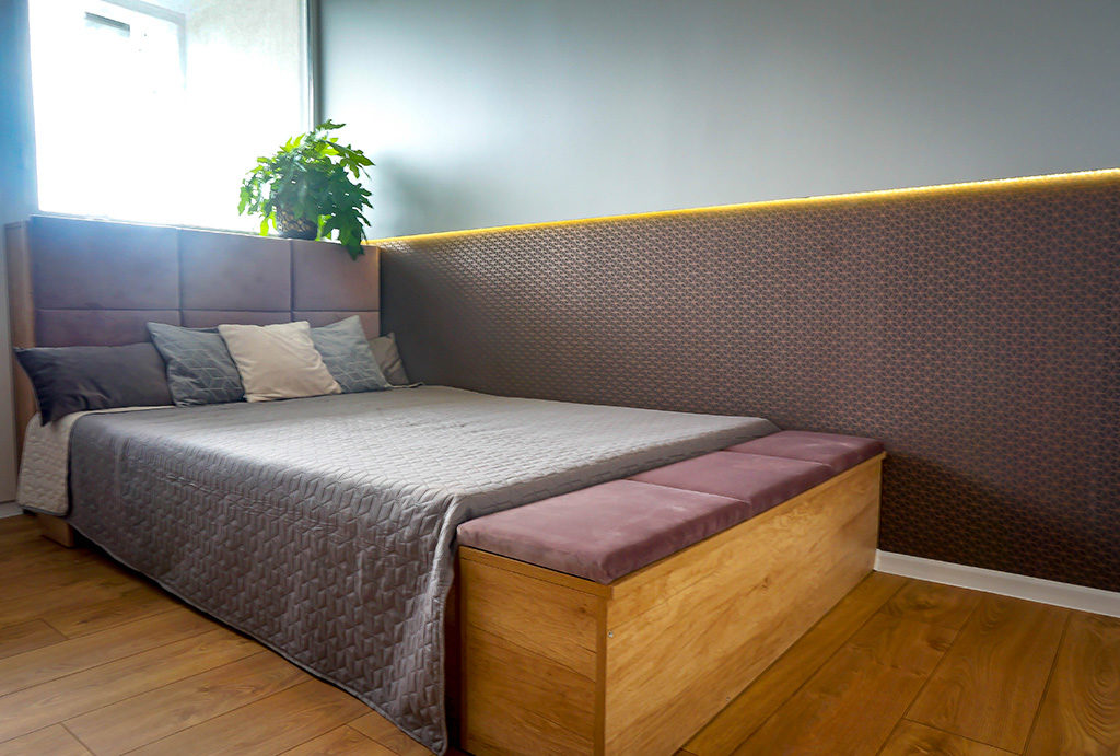 zdjęcie prezentuje zaciszną sypialnię w mieszkaniu do sprzedaży Wrocław Fabryczna