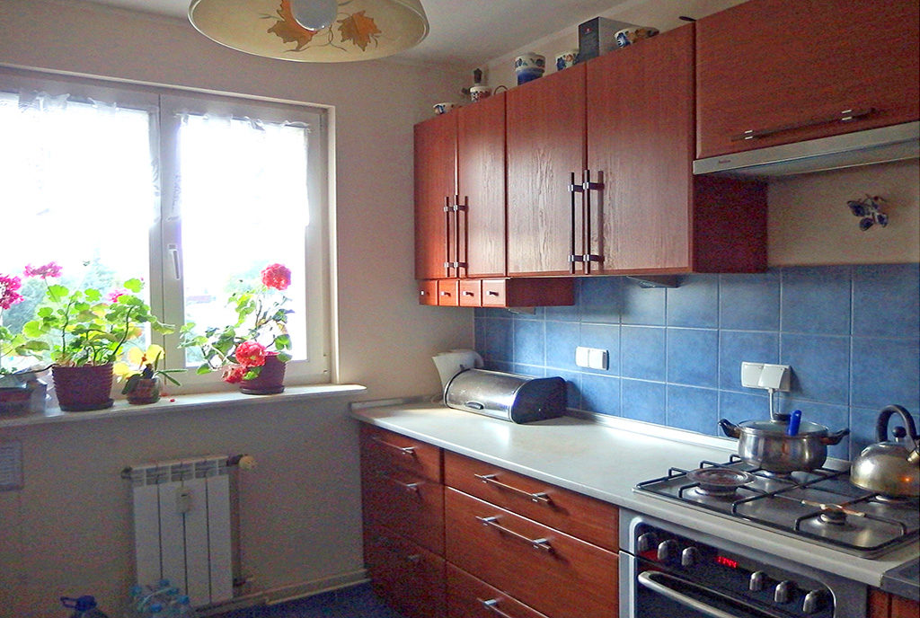 umeblowana kuchnia w mieszkaniu na sprzedaż Wrocław (okolice)