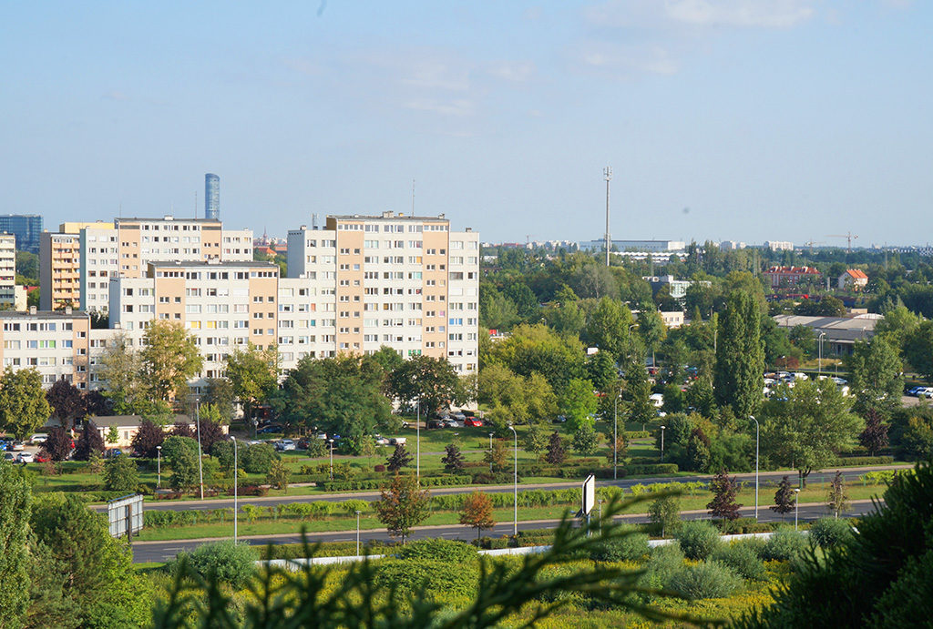 atrakcyjna lokalizacja i widok na zieleń w mieszkaniu do sprzedaży Wrocław Fabryczna 