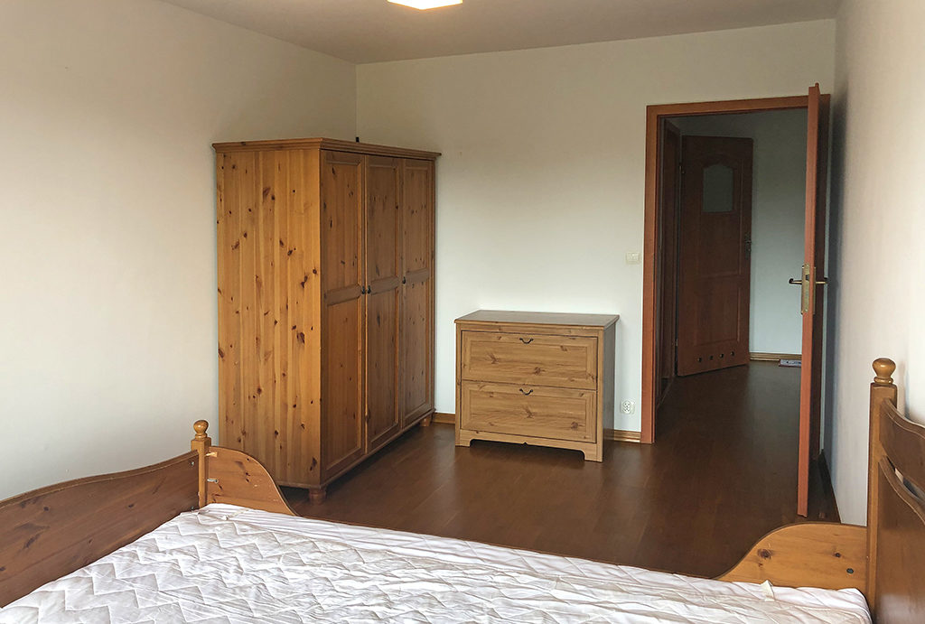 prywatna, zaciszna sypialnia w mieszkaniu do sprzedaży Wrocław Krzyki 