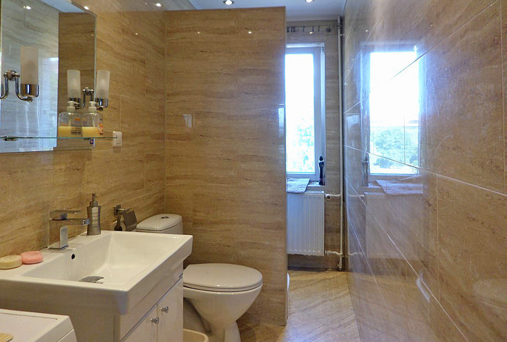 elegancka łazienka znajdująca się w mieszkaniu na wynajem Wrocław Psie Pole 