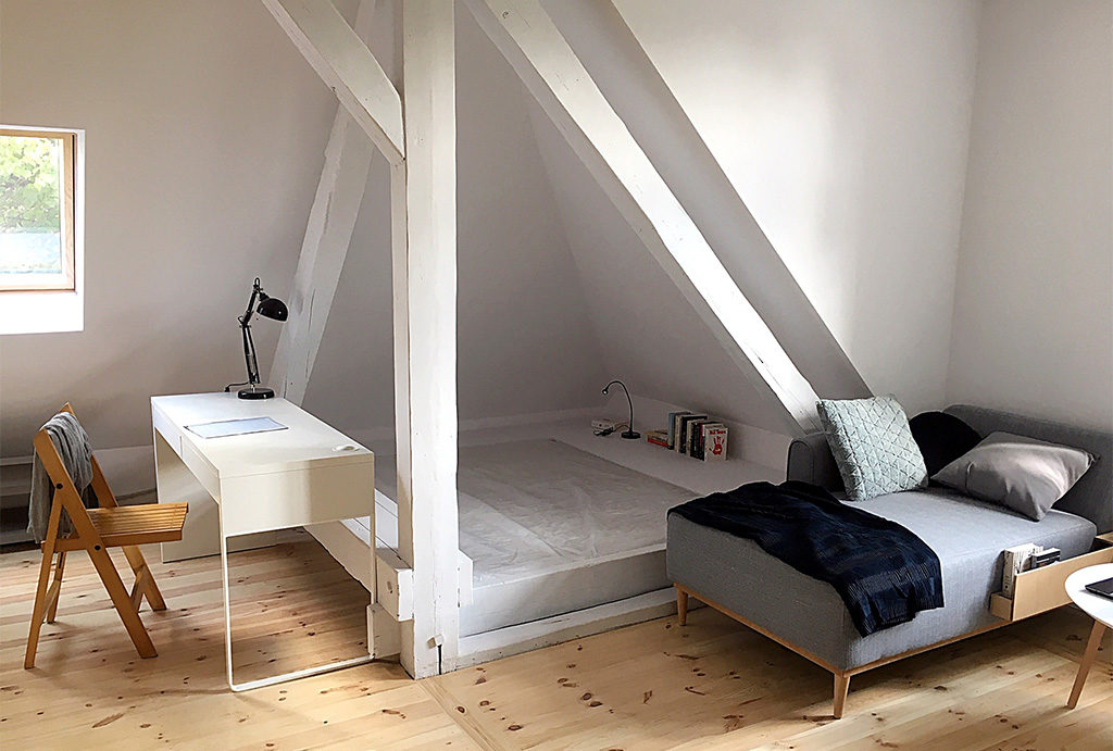 zaciszna sypialnia w mieszkaniu na wynajem Wrocław Śródmieście 