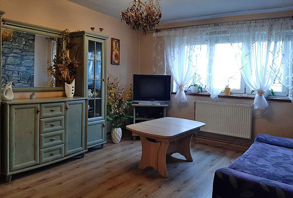 komfortowy pokój dzienny w mieszkaniu na sprzedaż Wrocław (okolice)