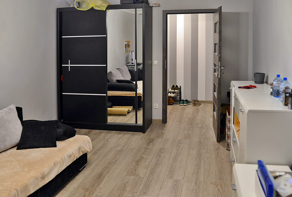 widok na komfortowe wnętrze w apartamencie do wynajmu Wrocław Śródmieście