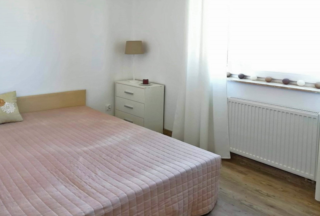 prywatna sypialnia w mieszkaniu na wynajem Wrocław Kiełczów