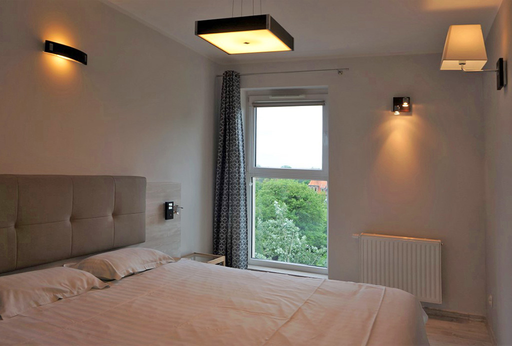 zaciszna sypialnia w mieszkaniu na wynajem Wrocław Krzyki