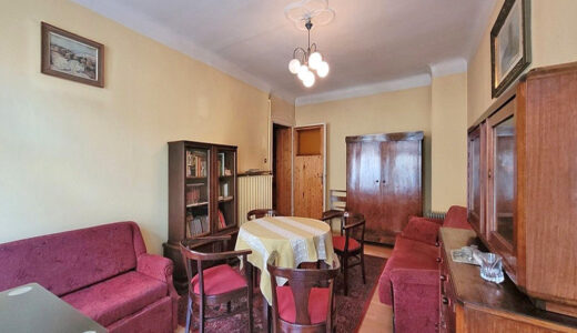 klasyczny styl salonu w mieszkaniu do sprzedaży Wrocław