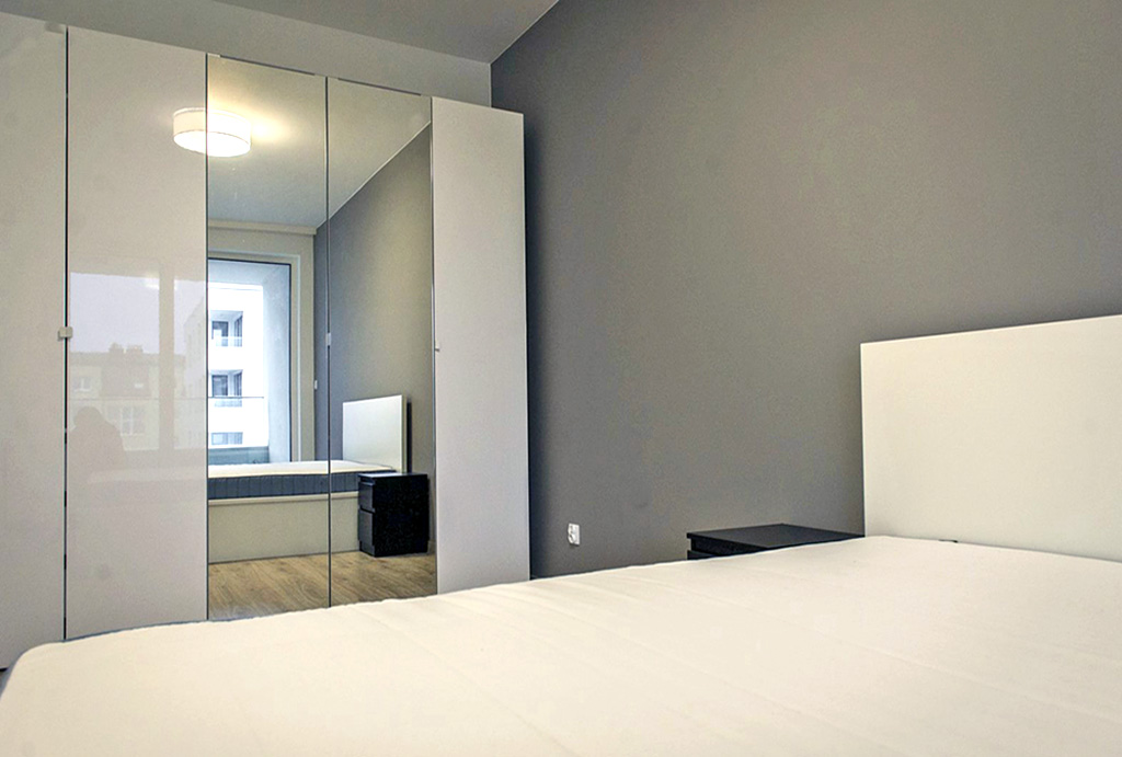 zaciszna sypialnia w mieszkaniu na wynajem Wrocław